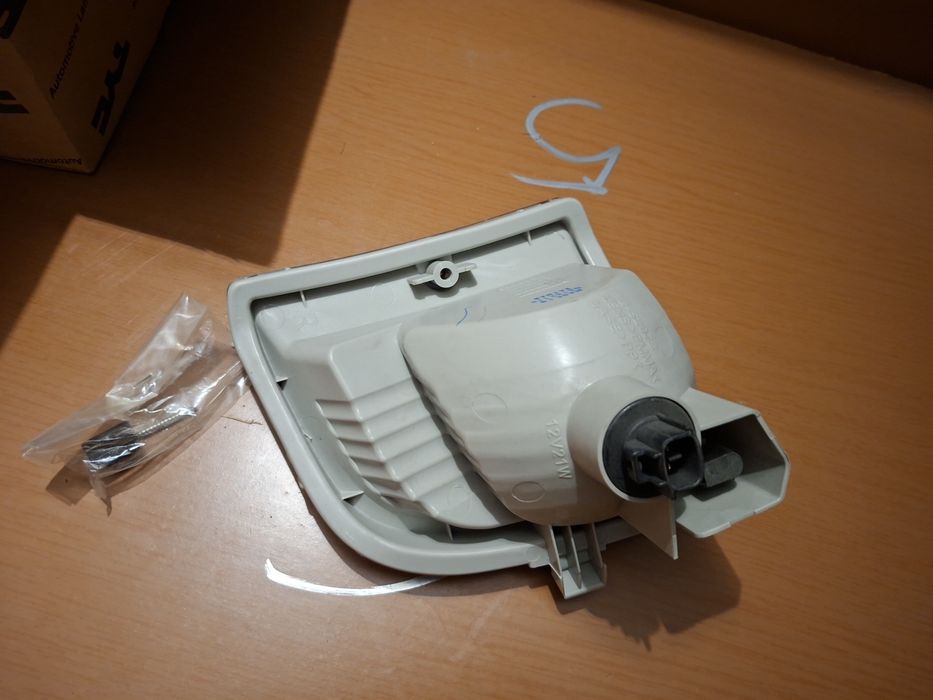 МИГАЧ TYC Toyota Rav 4 десен Нов 38-0148-R-120129