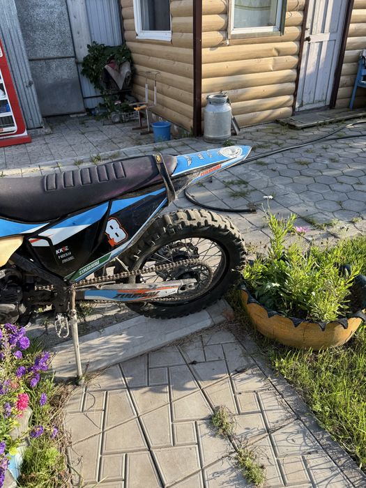 Продам мотоцикл zuumav 175-5