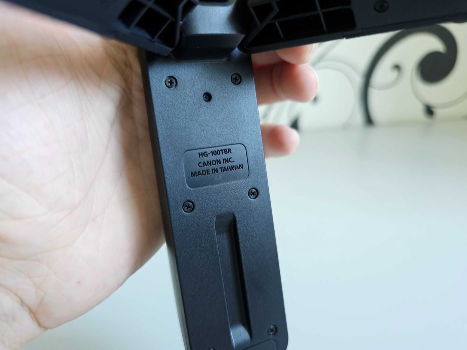 ПРОДАМ Штатив для камеры Canon HG-100TBR +Стереомикрофон Canon DM-E100