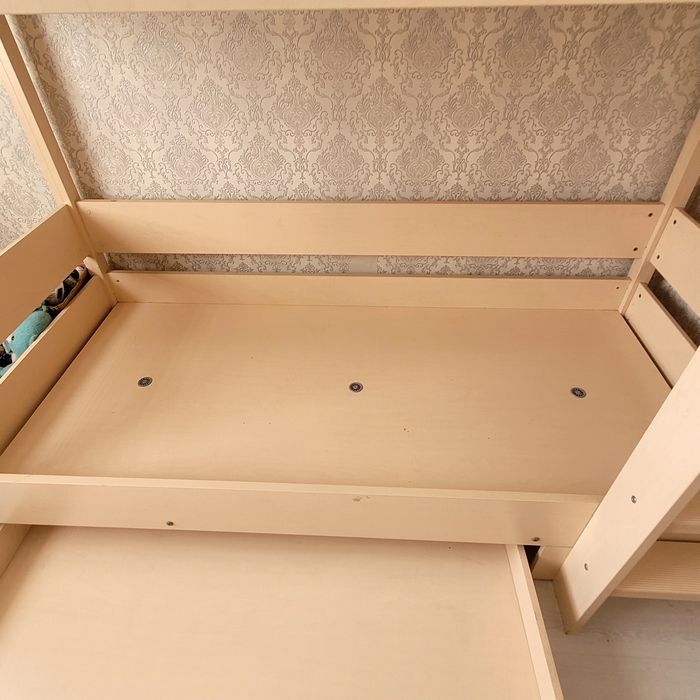 Кровать двухярусная