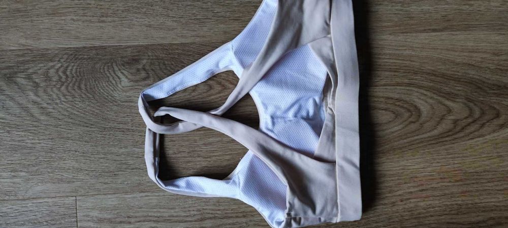 НОВО спортно бюстие Shein