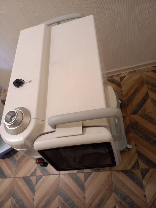 Продам Фракционный лазер СО 2