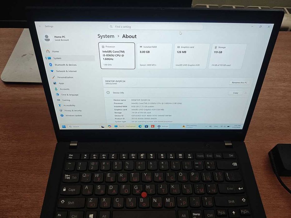 Лаптоп Lenovo Thinkpad T490, i5-8365U, 8gb ram, 128gb ssd, със зарядно