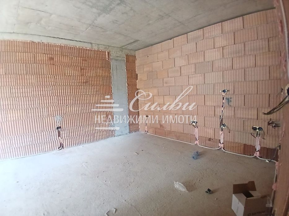 Продава се Двустаен апартамент в Шумен, Център - 65 кв.м за 773 €/кв.м - Снимка #1