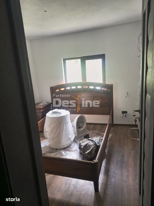 Vila De Vanzare Pe Malul Lacului Cincis