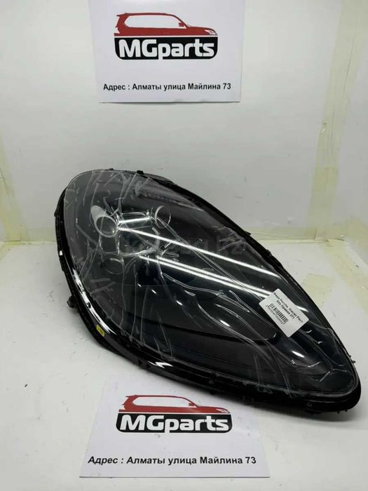 Фара б/у оригинал правая и левая от Porsche Macan 2018 и выше