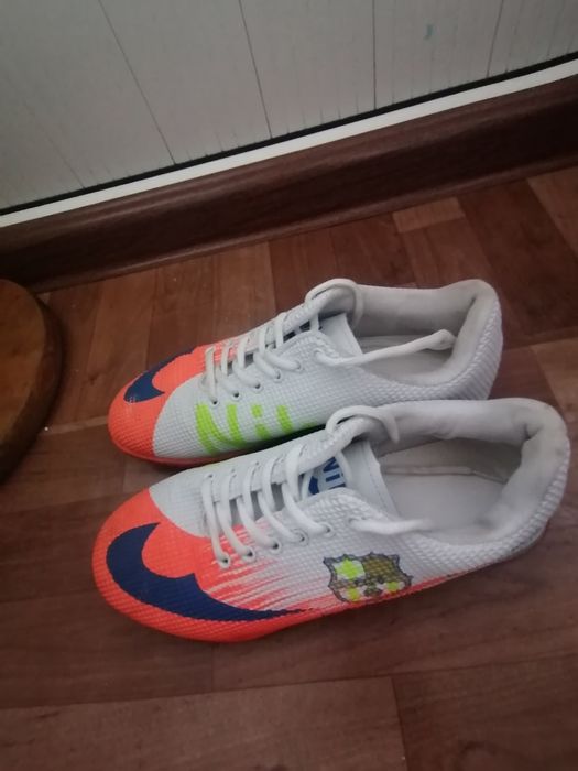 Продам бутсы сороконожки