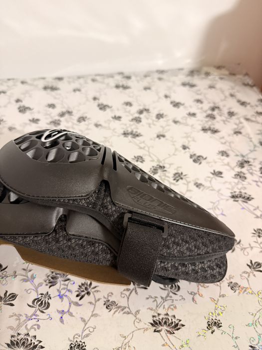 Protectii genunchi Alpinestars Bionic Plus