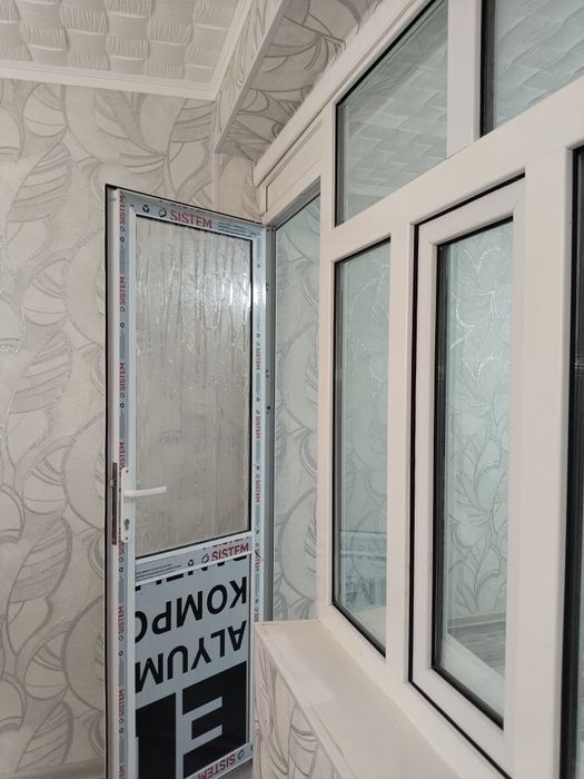 Ул.Беруни г.Янгиюль ПРОДАЮ 2-х ком.  ЕВРОРЕМОНТпервый этаж 2/1/2 СВОЯ