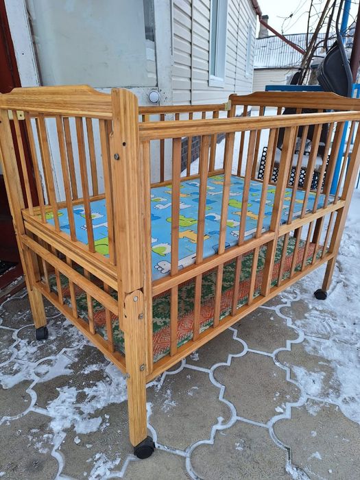 Кроватка детская.