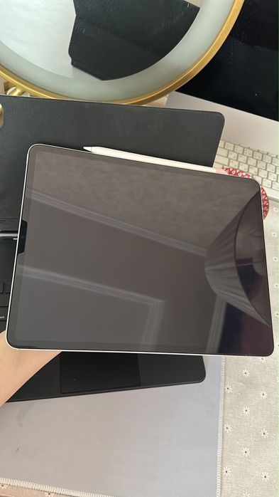 iPad Pro , Apple Pencil ,Magic Keyboard полный комплект