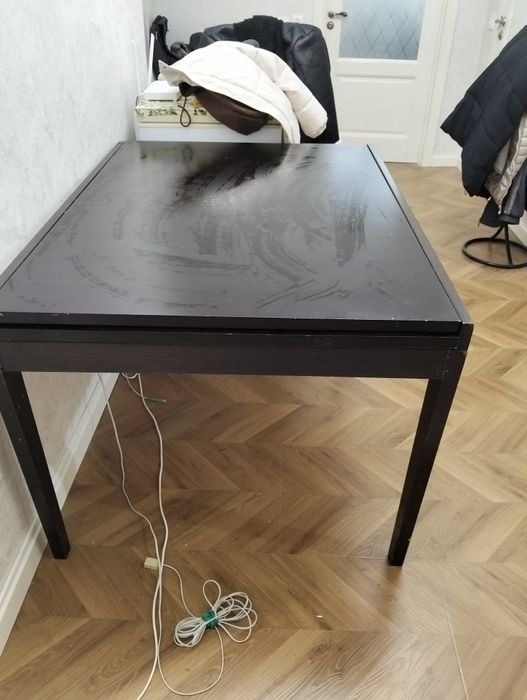 Стол для гостиной