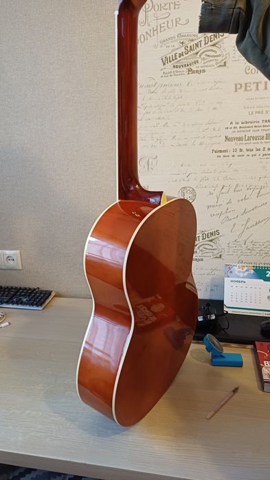 Гитара шестиструнная