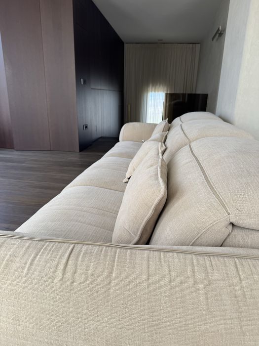 Италиански триместен диван Natuzzi