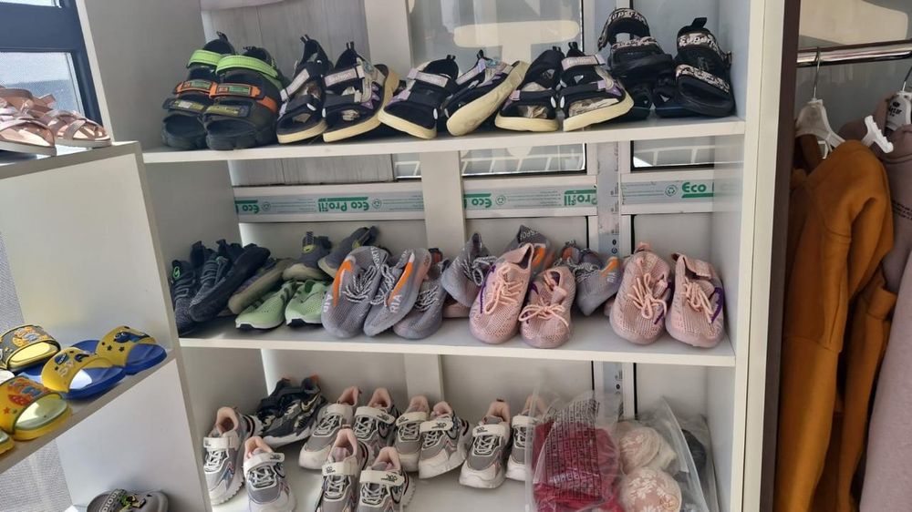 Мебель в магазин