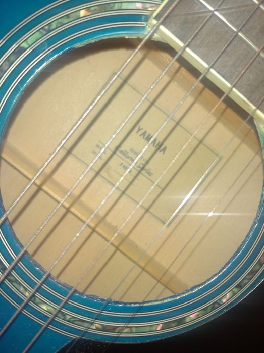 Akustik gitara razmeri 40 YAMAHA  orginal