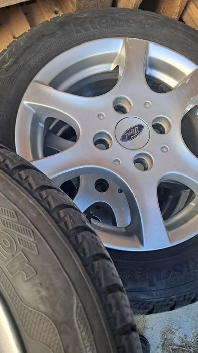 Гуми със аломиниеви джанти форд  14 *108