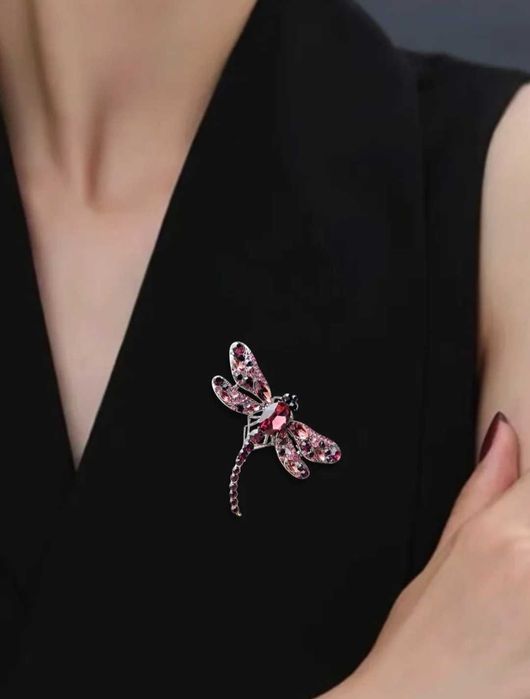 Яркая праздничная брошь 5.5см.