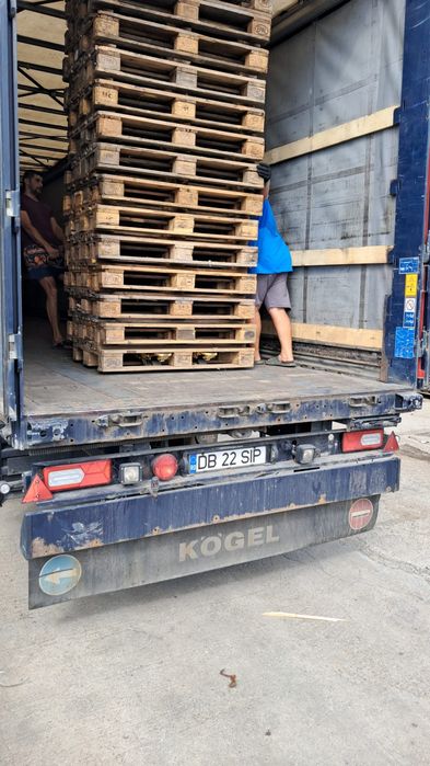 Vând paleti euro și NON euro