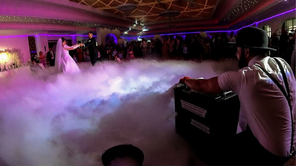 Fum greu/melodie personalizata/artificii/gheata carbonica/cabina foto