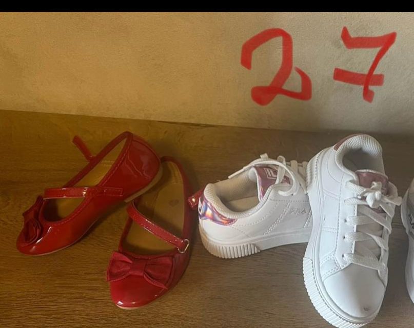 Vand ghete noi sau in stare buna sau impecabila