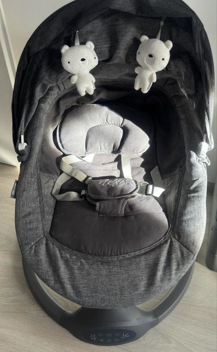 Електрически музикален шезлонг-люлка Нест Chipolino