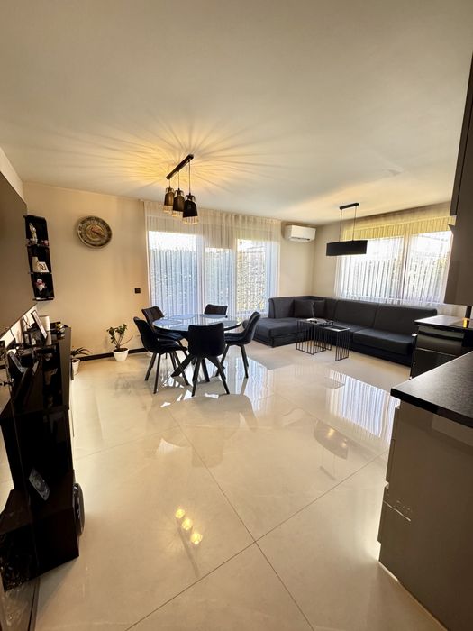 Стилен тристаен апартамент с гараж