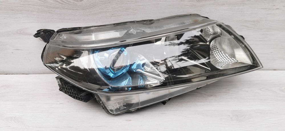 Десен фар за Suzuki Vitara LED / Сузуки Витара ЛЕД