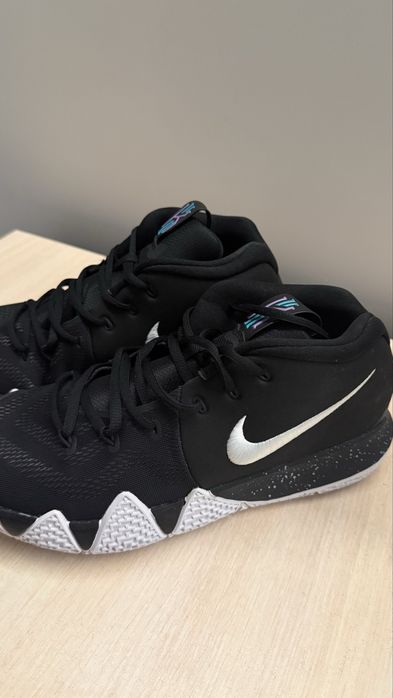 баскетбольные кроссовки