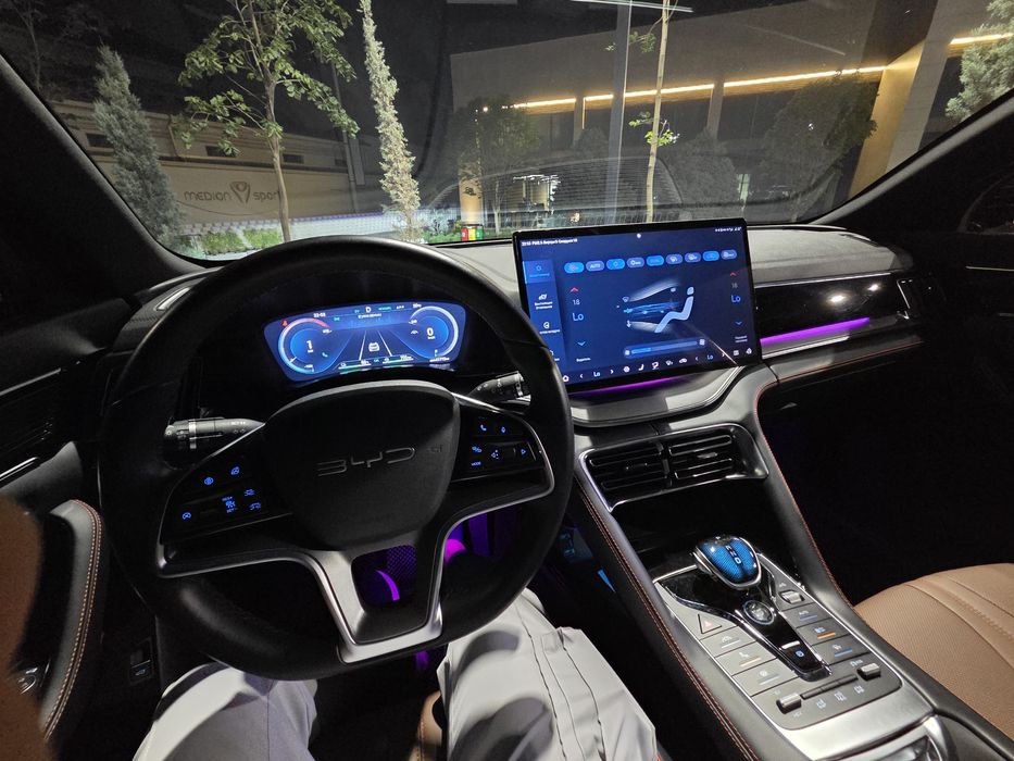 BYD Song puls flagship AWD
