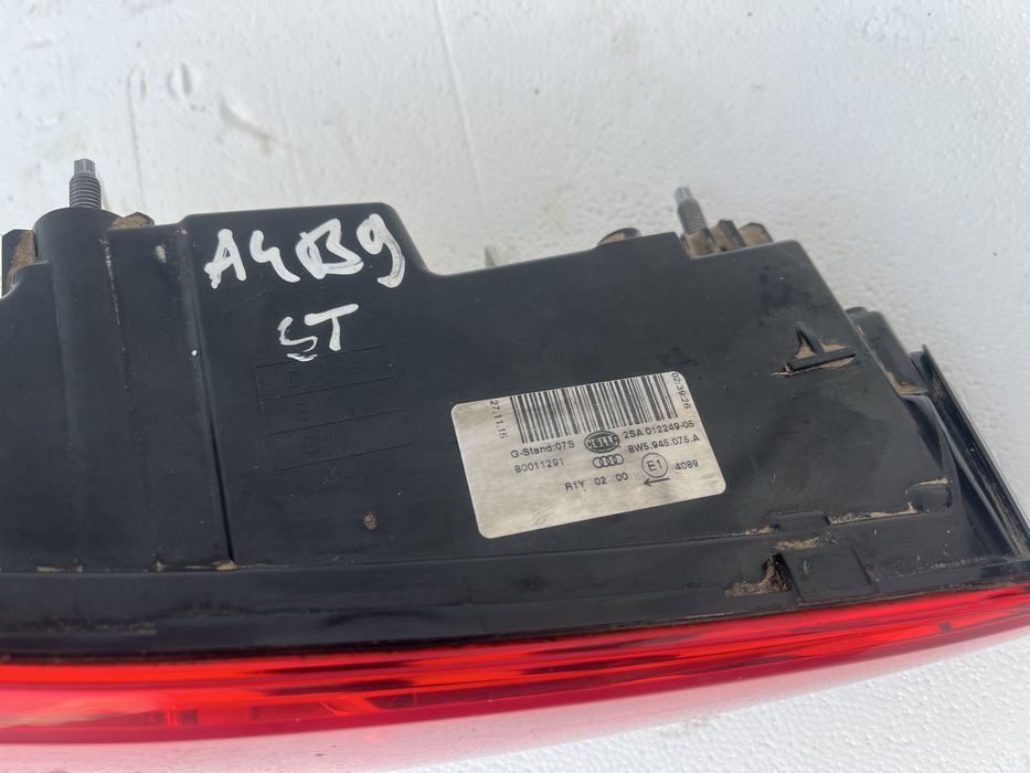 Tripla stop stanga dreapta haion Audi A4 B9 8W5945076A 2015-2020