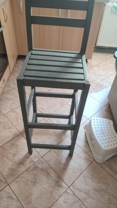 Vând scaune bar lemn masiv