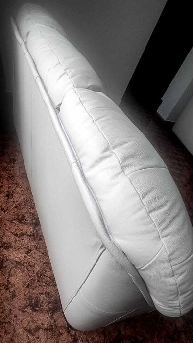 Продавам холна гарнитура от естествена телешка кожа