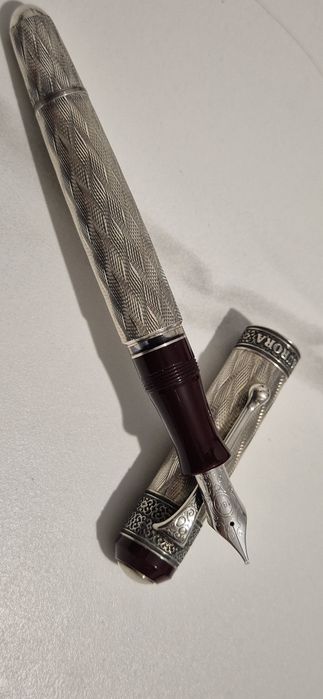 Stilou Aurora 80th Anniversary – stilou ediție aniversară din argint