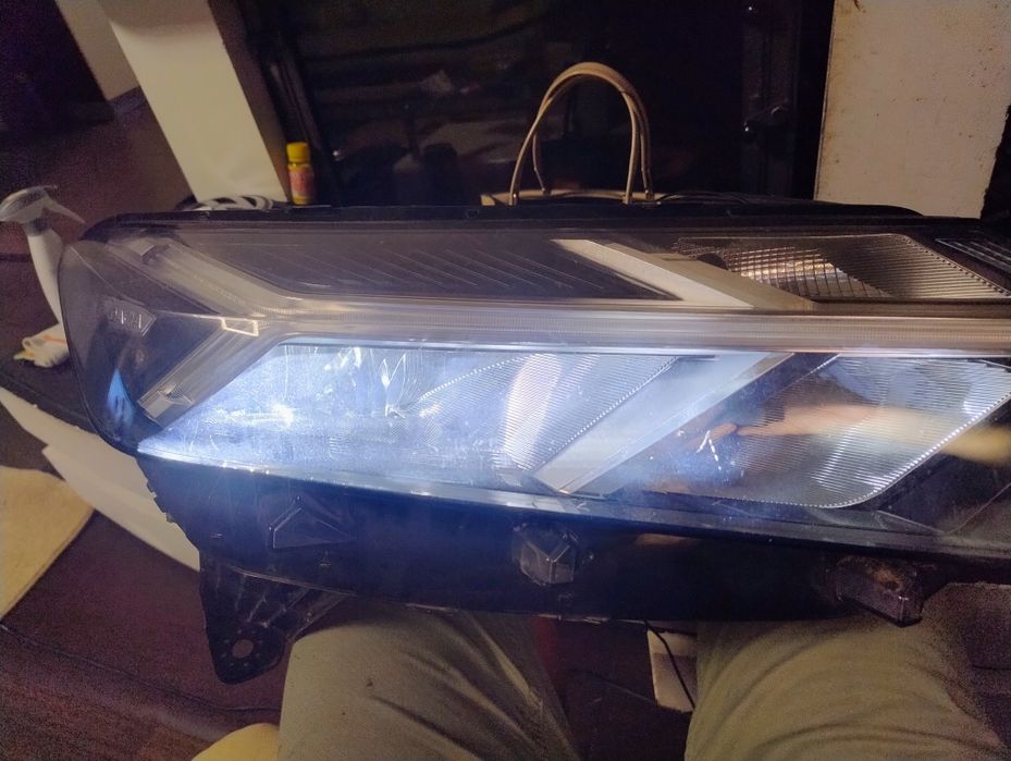 Far dreapta Logan, Sandero III