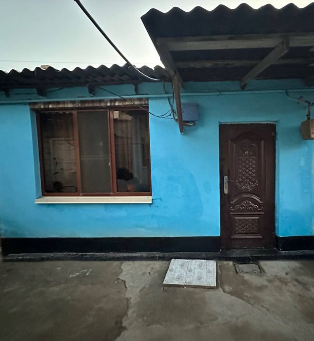 Uy sotiladi. buxoro viloyoti kogon shaharida joylashgan.