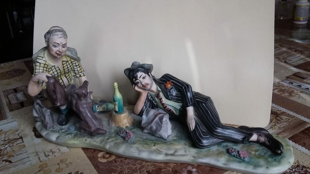 Bibelou porțelan bețivanii