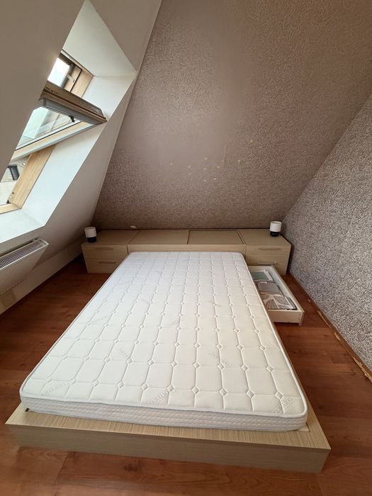 Vand mobilier de dormitor