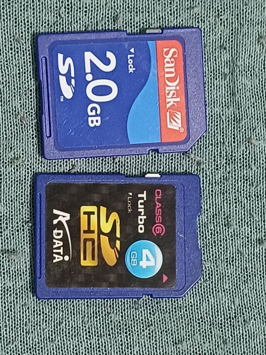 Set doua SD card pentru camere foto vintage. Sunt testate