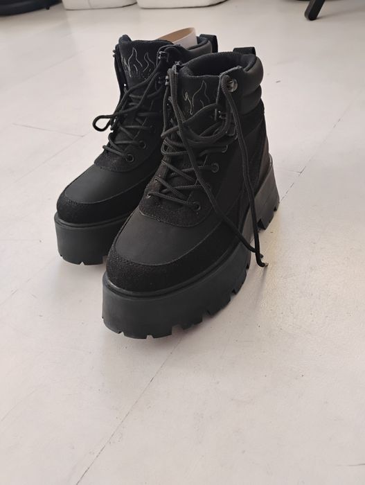 Боти с висока подметка