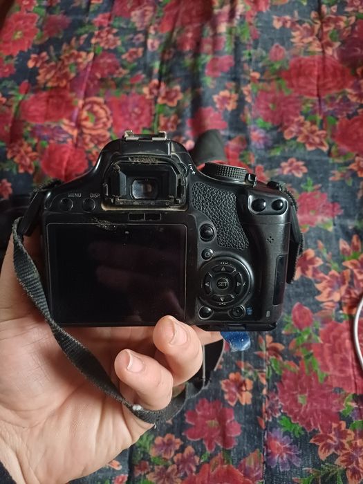 2 ta fotoaparat sotiladi