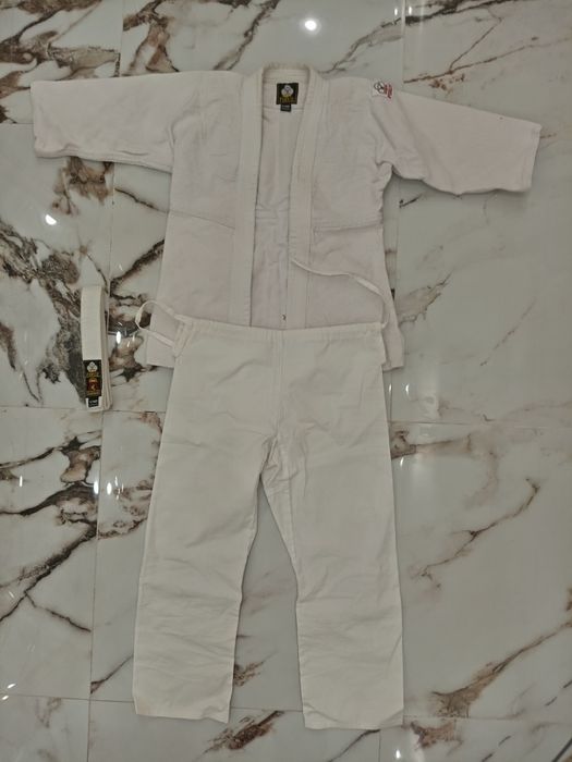 Продается кимоно для дзюдо качественный