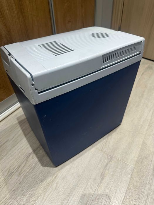 Хладилнa чанта Ezetil - , 26л, 12V-220V студено