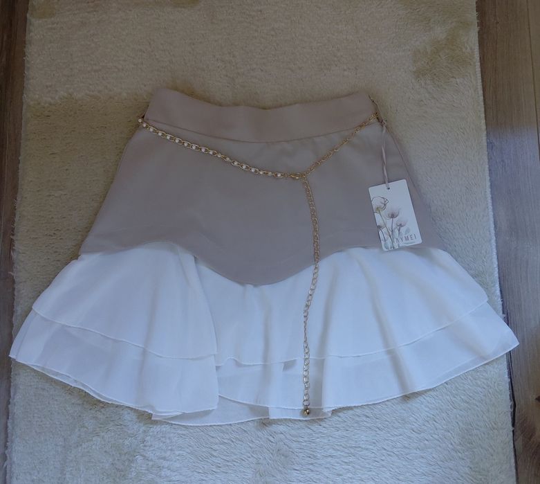 Нова с етикета пола