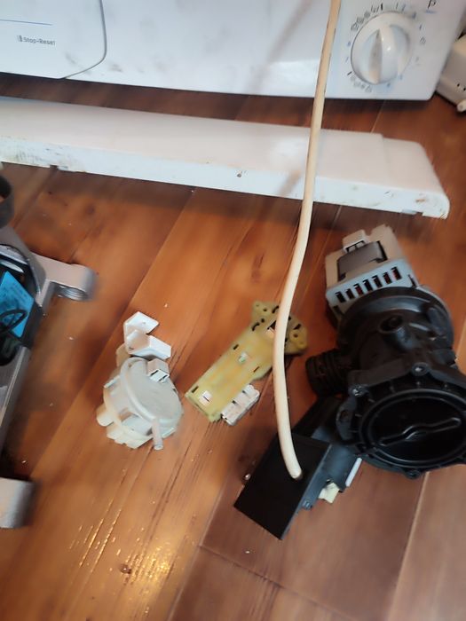 Запчасти от стиральной машинки indezit