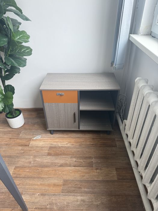 Офисная мебель стул и стол