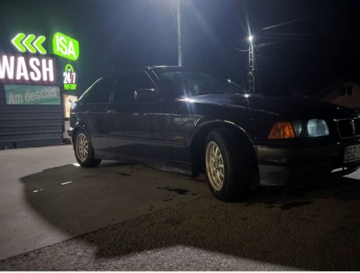Vând BMW E36 Compact 
1.6 lanț 
Mașina se prezintă în stare ff buna es