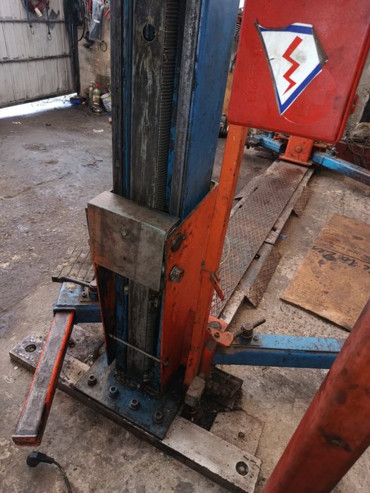 Elevator 2 coloane 220V / 380V