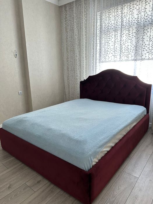 Двухспальная кровать