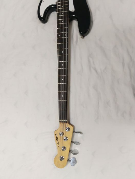 Электро басс гитара